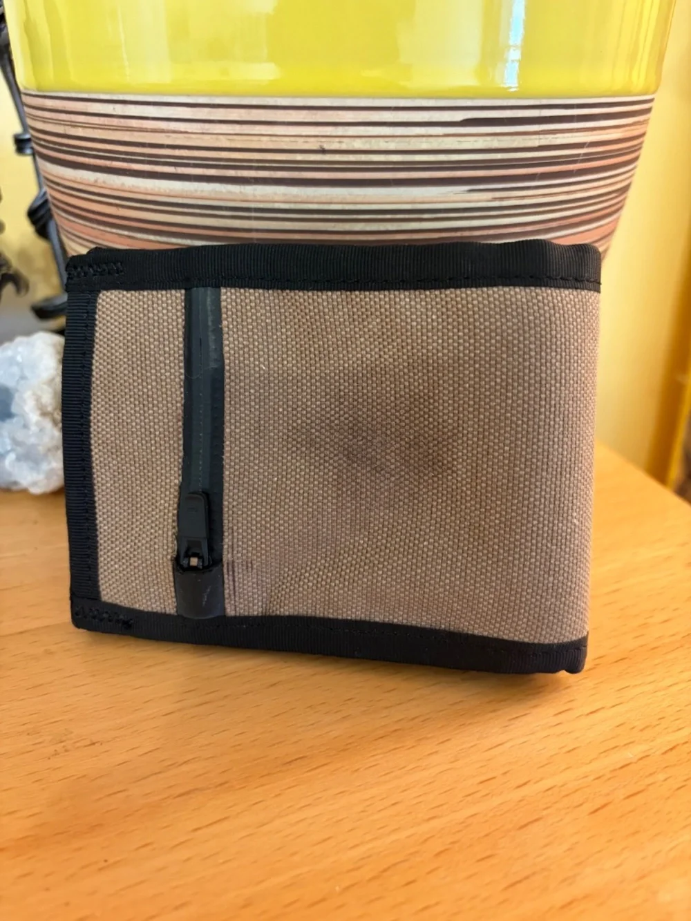 Grand Trunk Bifold Slim Travel Wallet Tan RFID Blocking EUC No Stylus or Lanyard